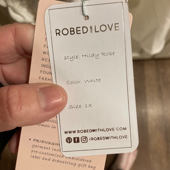 NWT Beautiful Bridal robe by Robed With Love - Hildy Rose size 1X white - Picture 14 of 16